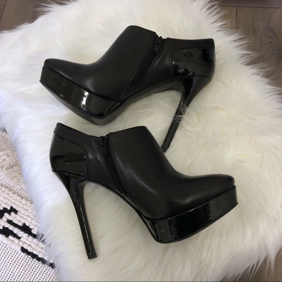 Nine West Shoes - Nine West Frassie Platform Ankle Bootie. Size 9